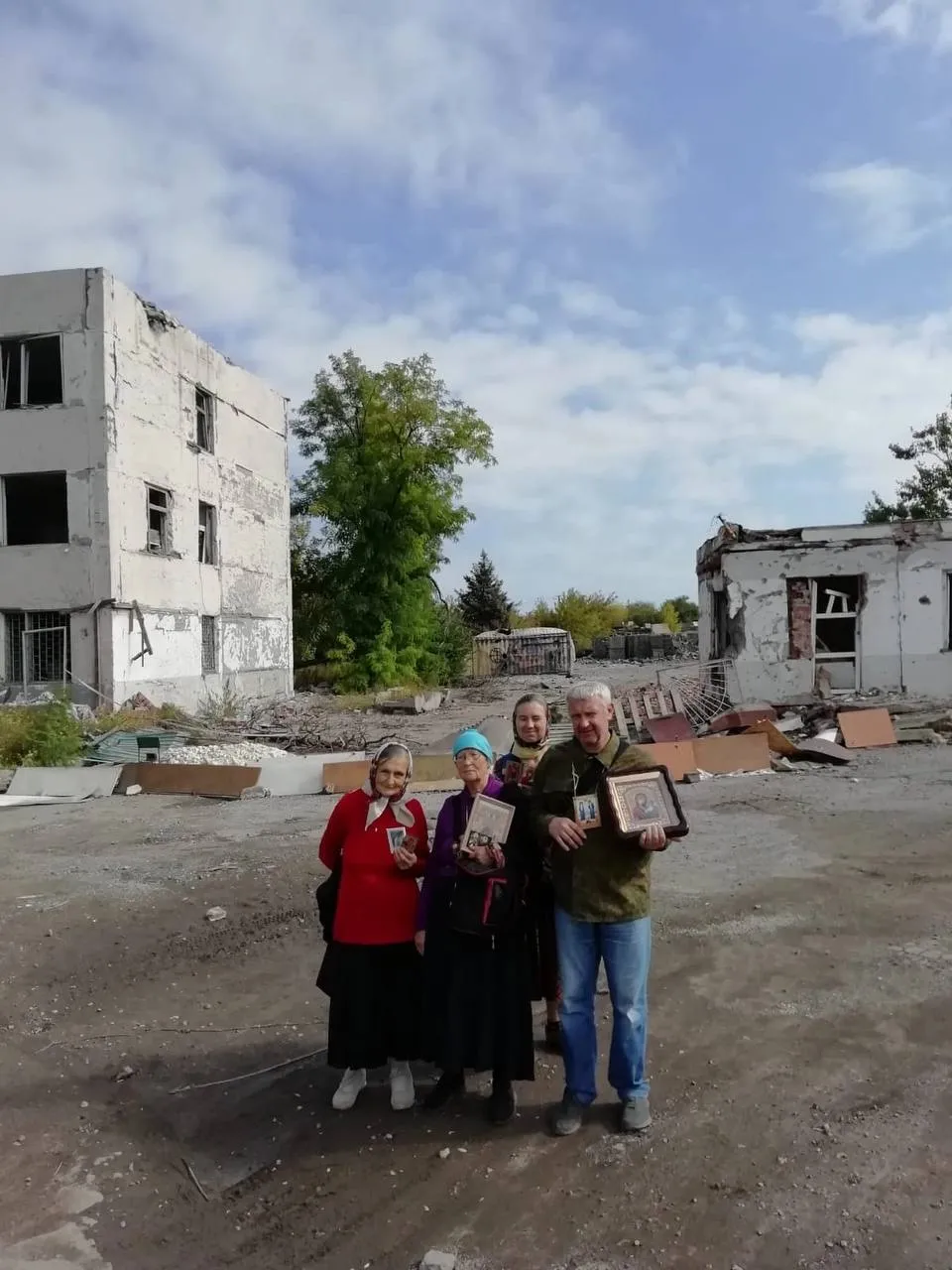 Фотосессия РПЦ прошла в местах российских военных преступлений