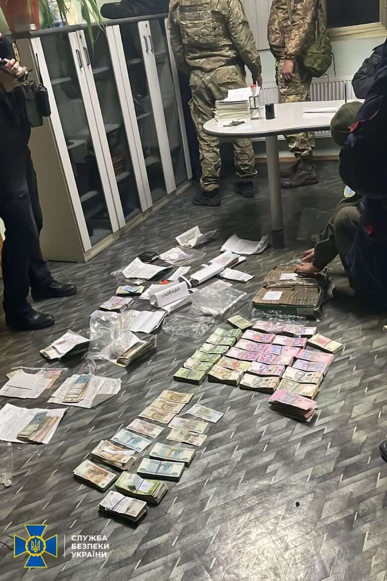 Депутат Куп’янської райради забезпечував окупантів продовольством 01 dqxikeidqxidqrant