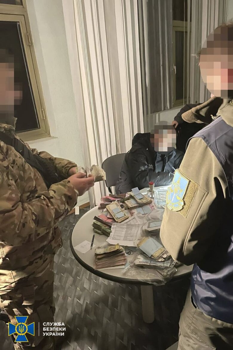 Депутат Куп’янської райради забезпечував окупантів продовольством 04