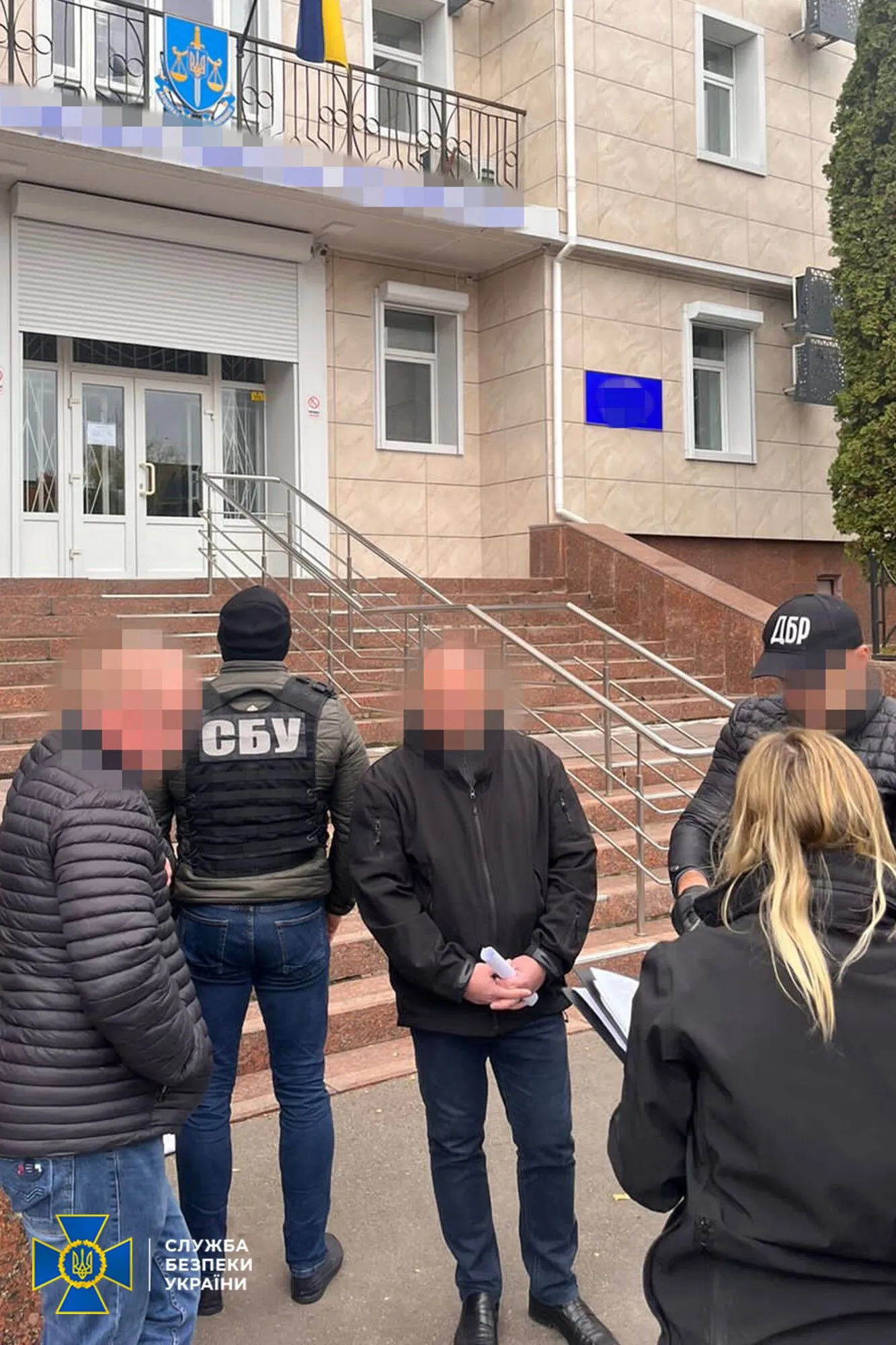 ДБР упіймала на хабарі одного із керівників прокуратури Кіровоградщини: до історії причетні екстрасенс і медики  dqxikeidqxidqrant