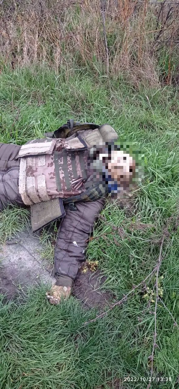 Українські захисники знайшли списки російських військових у ліквідованого окупанта на Харківщині. Ексклюзивні фото