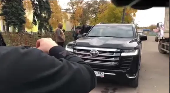 Бузова приехала пиариться в оккупированный Донецк с гуманитаркой. Видео dqxikeidqxidqrant