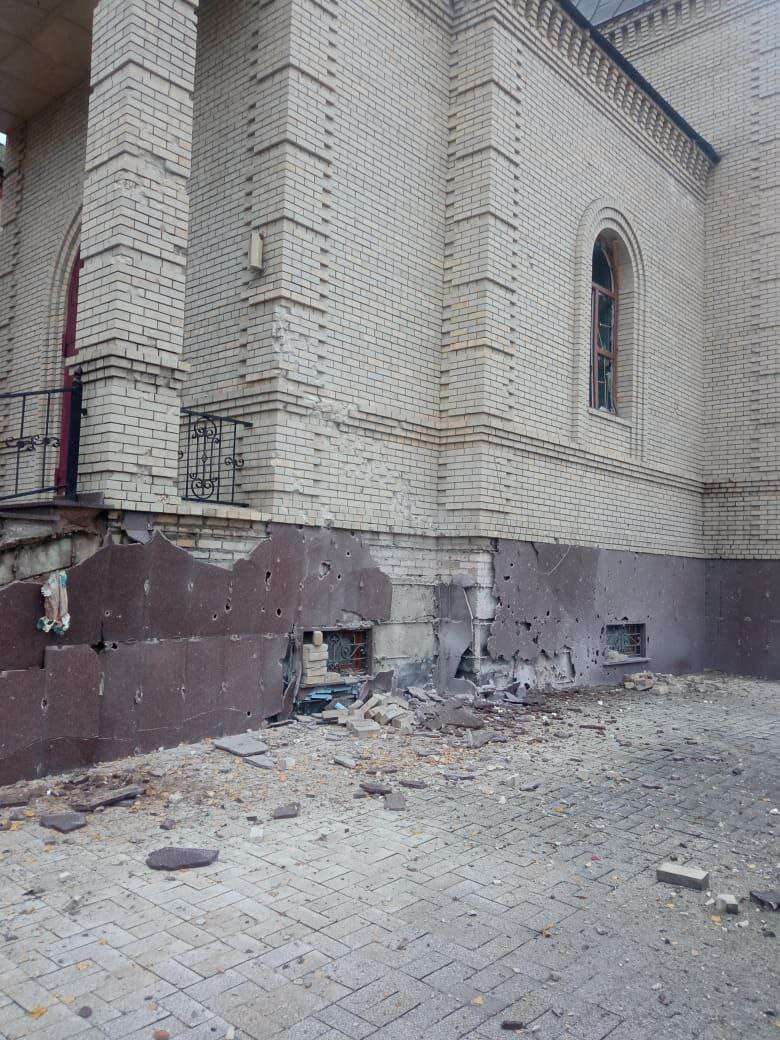 Уночі росіяни обстріляли Торецьк: пошкоджено лікарню, житлові будинки та гаражі, - ОВА 05