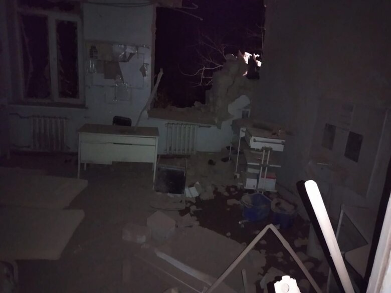 Уночі росіяни обстріляли Торецьк: пошкоджено лікарню, житлові будинки та гаражі, - ОВА 08