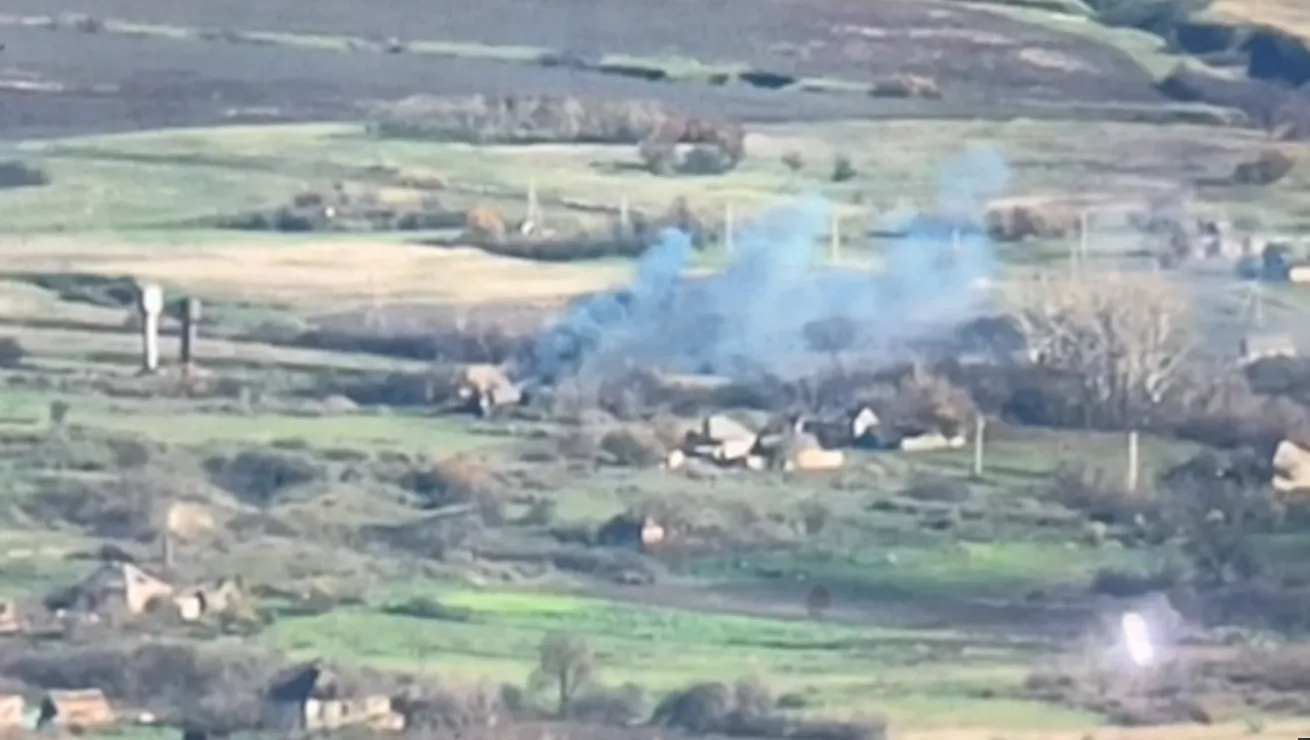 Захисники України знищили склади з БК окупантів на Бахмутському напрямі: здійнявся чорний дим. Відео