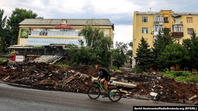 З особливою жорстокістю та великими силами армія РФ вже четвертий місяць атакує місто Бахмут на Донеччині