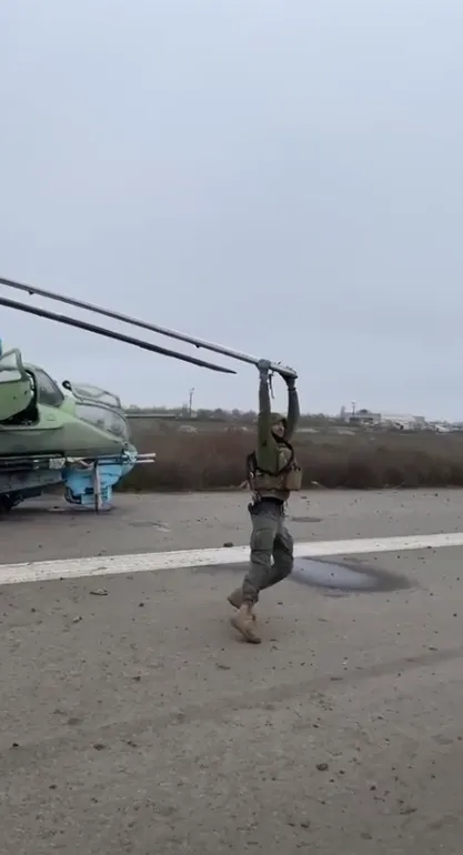 ВСУ затрофеїли ще один гелікоптер, який раніше був українським. Відео