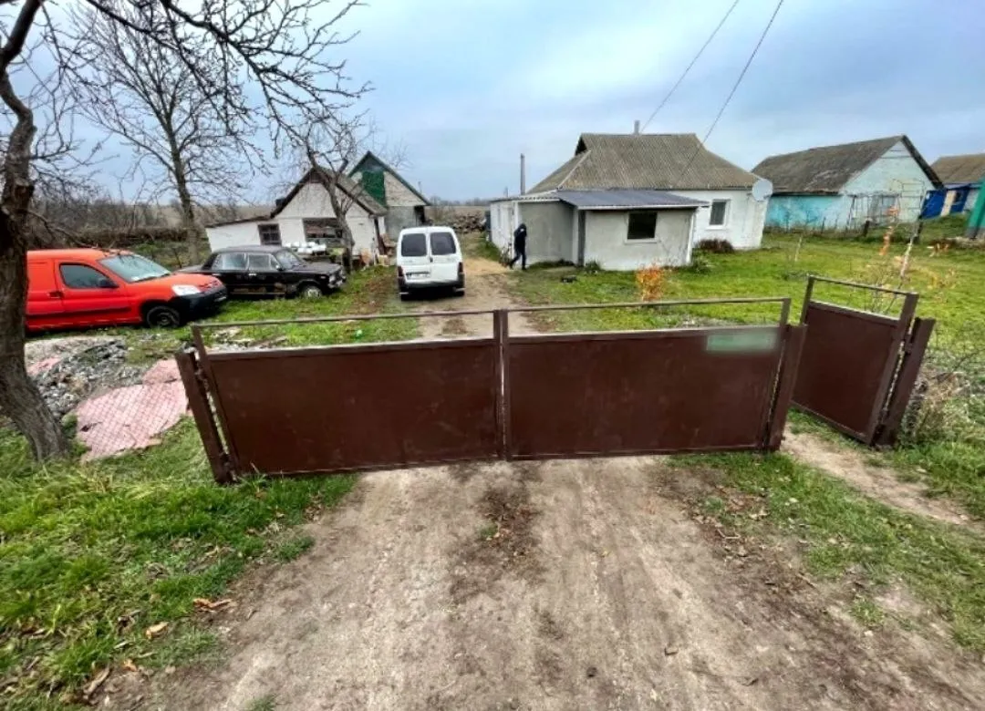 На Киевщине водитель мопеда из-за замечаний относительно нарушения тишины разбил голову мужчине