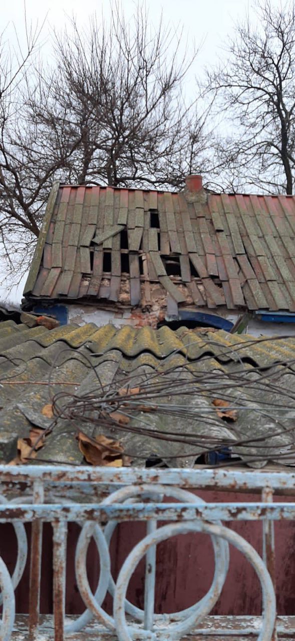 Россияне из РСЗО обстреляли село в Запорожском районе 04