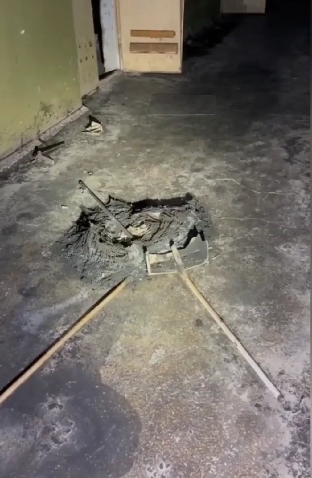 В Херсоне нашли еще одну пыточную оккупантов: людей оттуда не выпускали даже в туалет. Видео