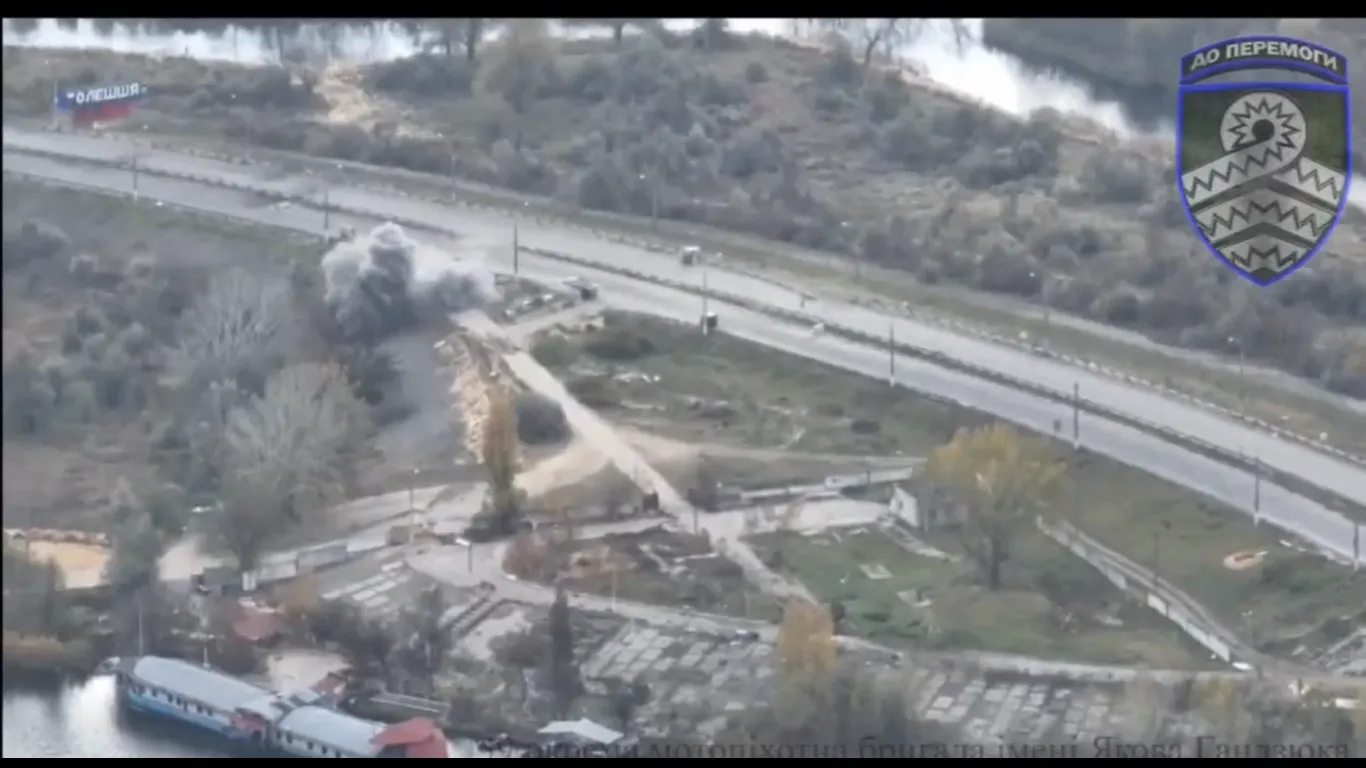 ВСУ уничтожили российский БТР вблизи Алёшек