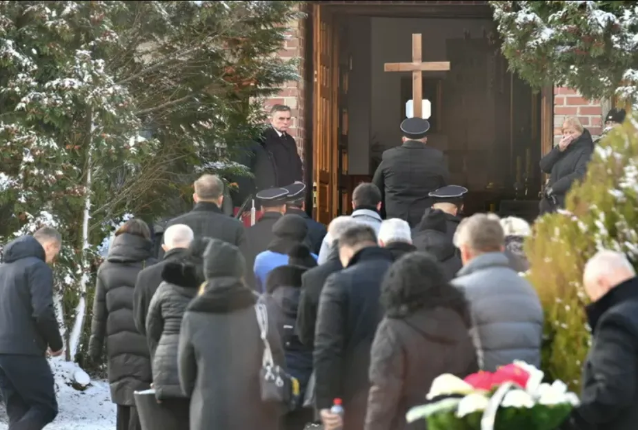 В Польше простились с погибшим от ракетного удара фермером. Фото