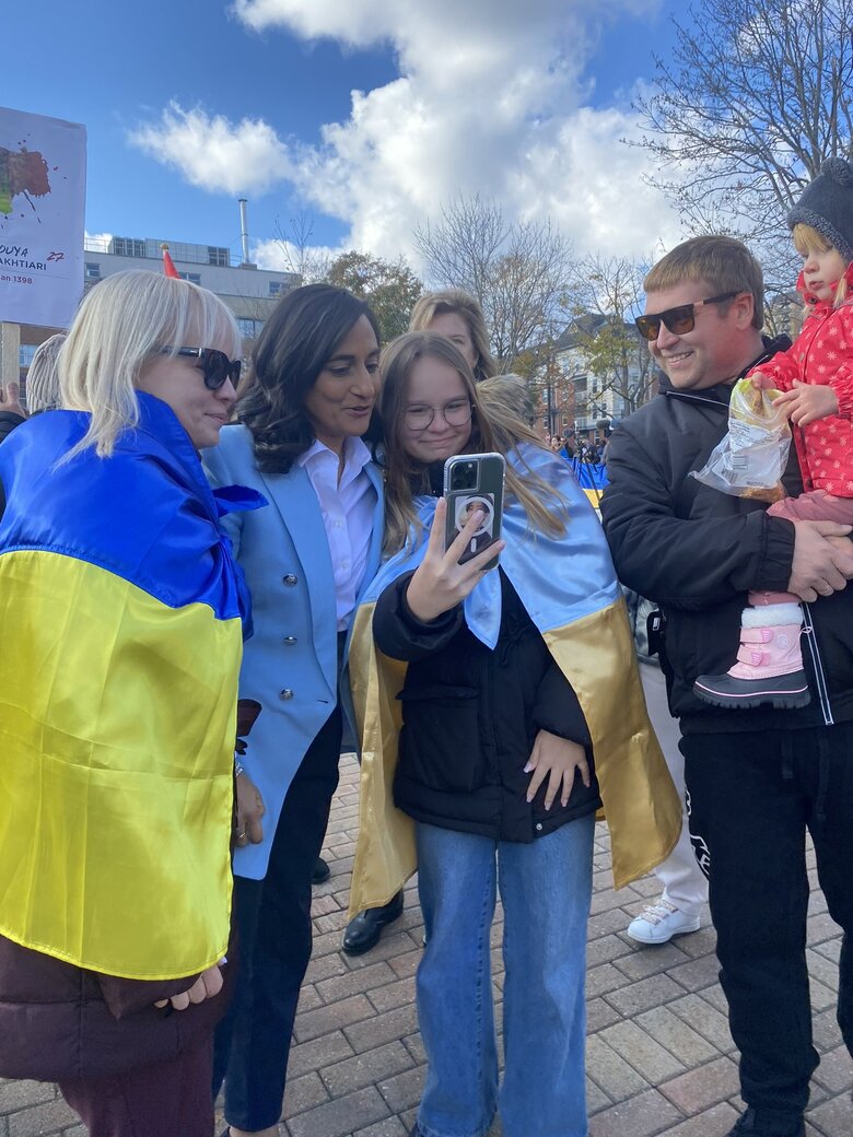 Министр обороны Канады Ананд приняла участие в митинге в поддержку Украины 01 dqxikeidqxidqrant