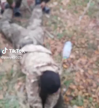 Кожне життя важливе: воїни ЗСУ врятували песика, який провалився в колодязь. Відео dqxikeidqxidqrant