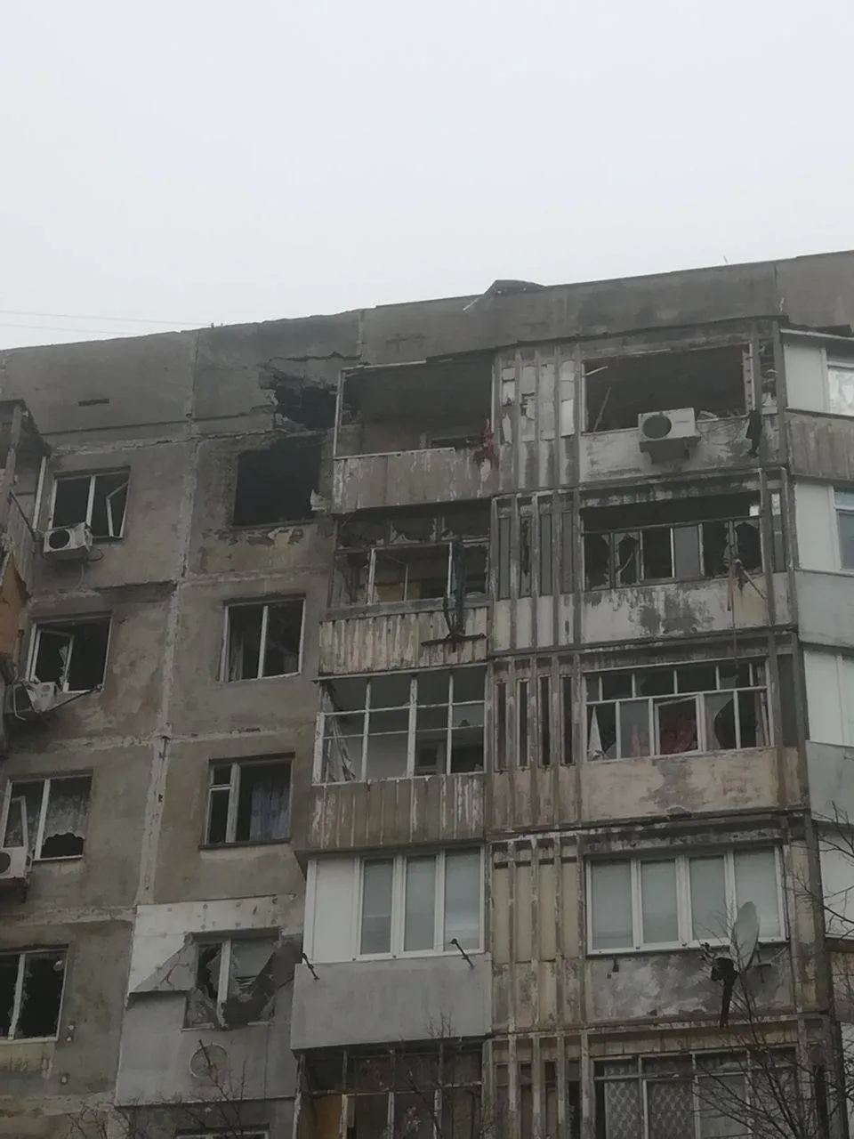 Оккупанты нанесли новый удар по Херсону: есть прилет вблизи многоэтажки - СМИ