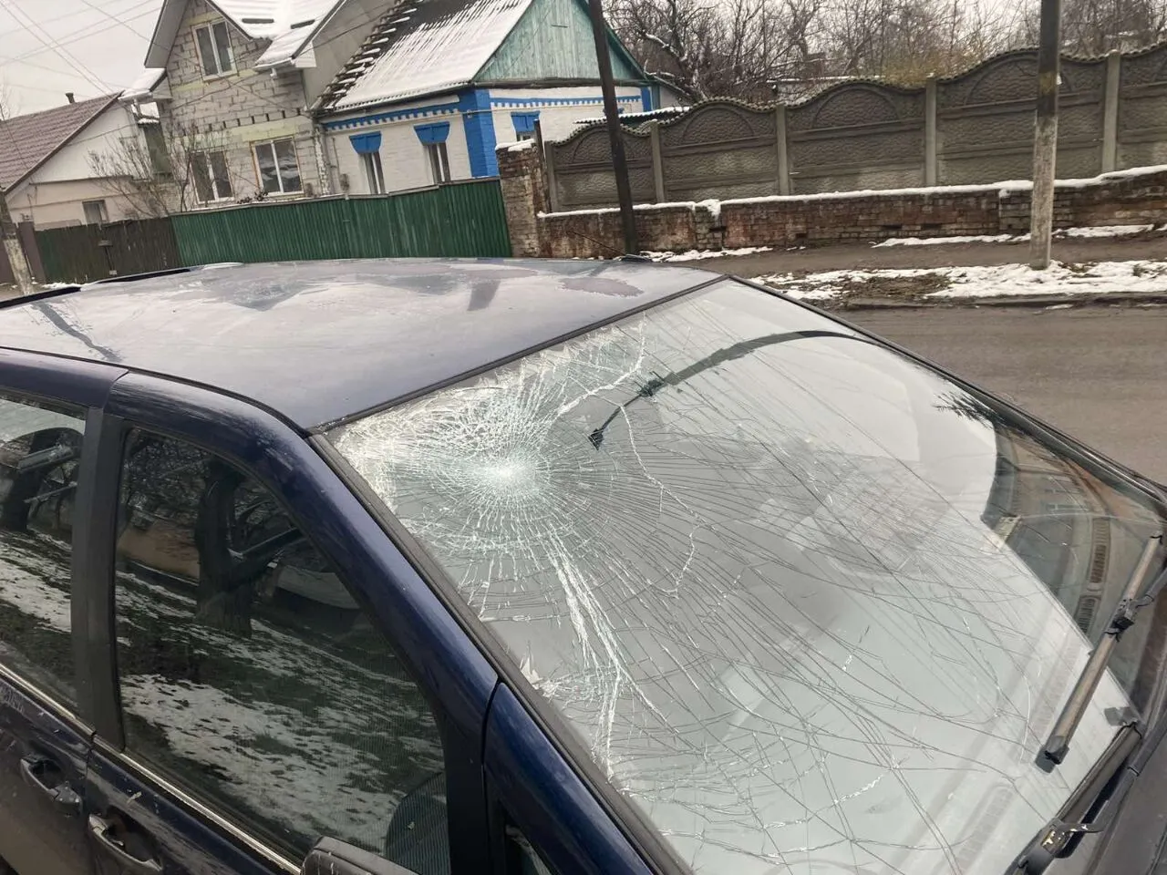 В Киевской области легковушка сбила пешехода-нарушителя. Фото dqxikeidqxidqeant