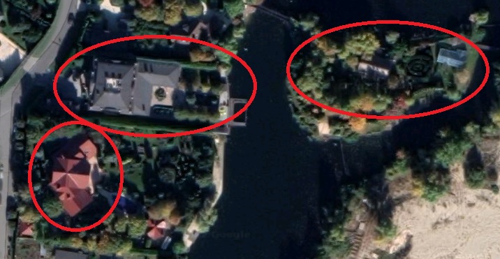 Забудова північної частини острова, що належить Льовочкіної — навпроти маєтків її брата і Ніконова, скрін Googlemap