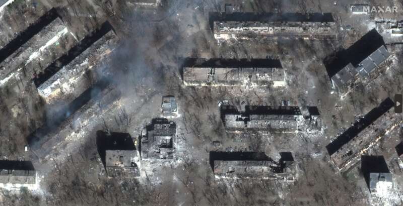 Супутникові знімки показали значне розширення місць поховань у Маріуполі (фото)