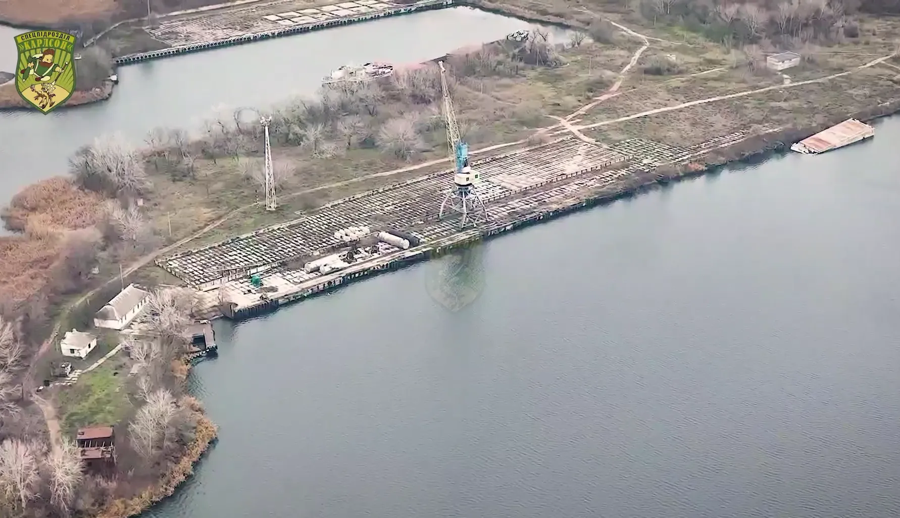 Флаг Украины уже на левом берегу Херсона: уникальные кадры от спецподразделения ’’Карлсон’’. Видео