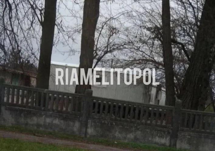 Окупанти перетворюють інститут садівництва у Мелітополі на військову базу: ЗМІ розкрили деталі dqxikeidqxidqrant