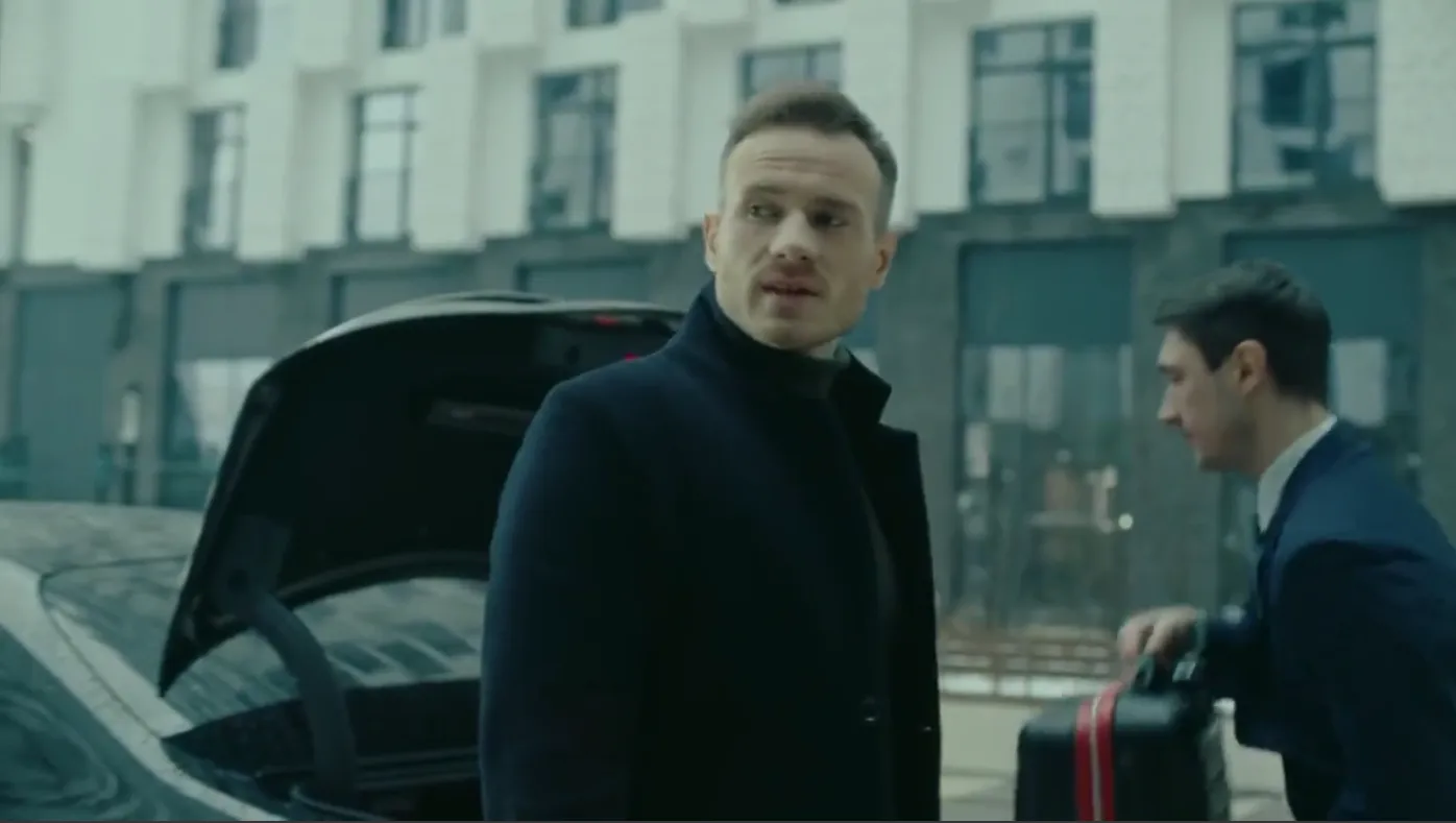 ’’Хлопчики виїхали, чоловіки залишилися’’: в Росії запустили рекламу мобілізації з критикою ’’біженців’’. Відео