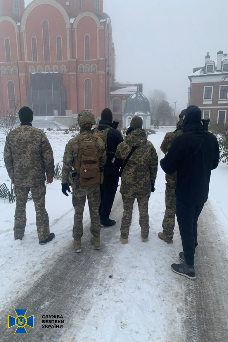 СБУ проводить безпекові заходи у кафедральному соборі УПЦ МП у Борисполі 05