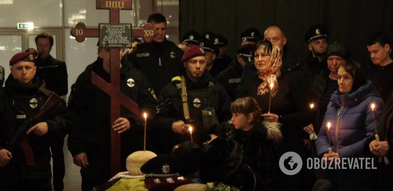 У Черкасах прощаються з поліцейськими, які підірвалися на каскаді ворожих мін на Херсонщині. Фото і відео