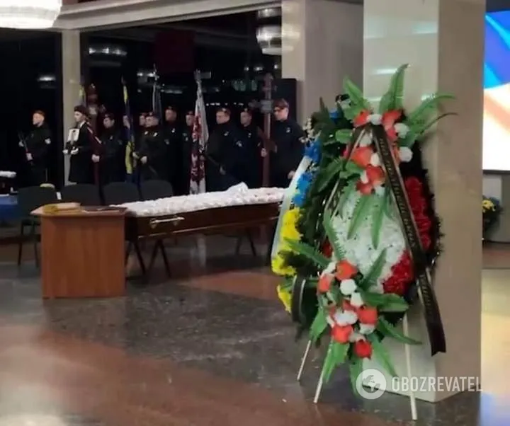 У Черкасах прощаються з поліцейськими, які підірвалися на каскаді ворожих мін на Херсонщині. Фото і відео