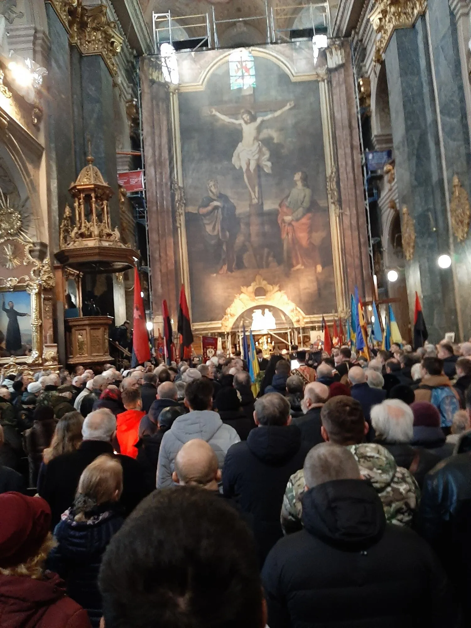 У Львові провели в останню путь Героя України Юрія Шухевича. Фото і відео dqxikeidqxidqeant