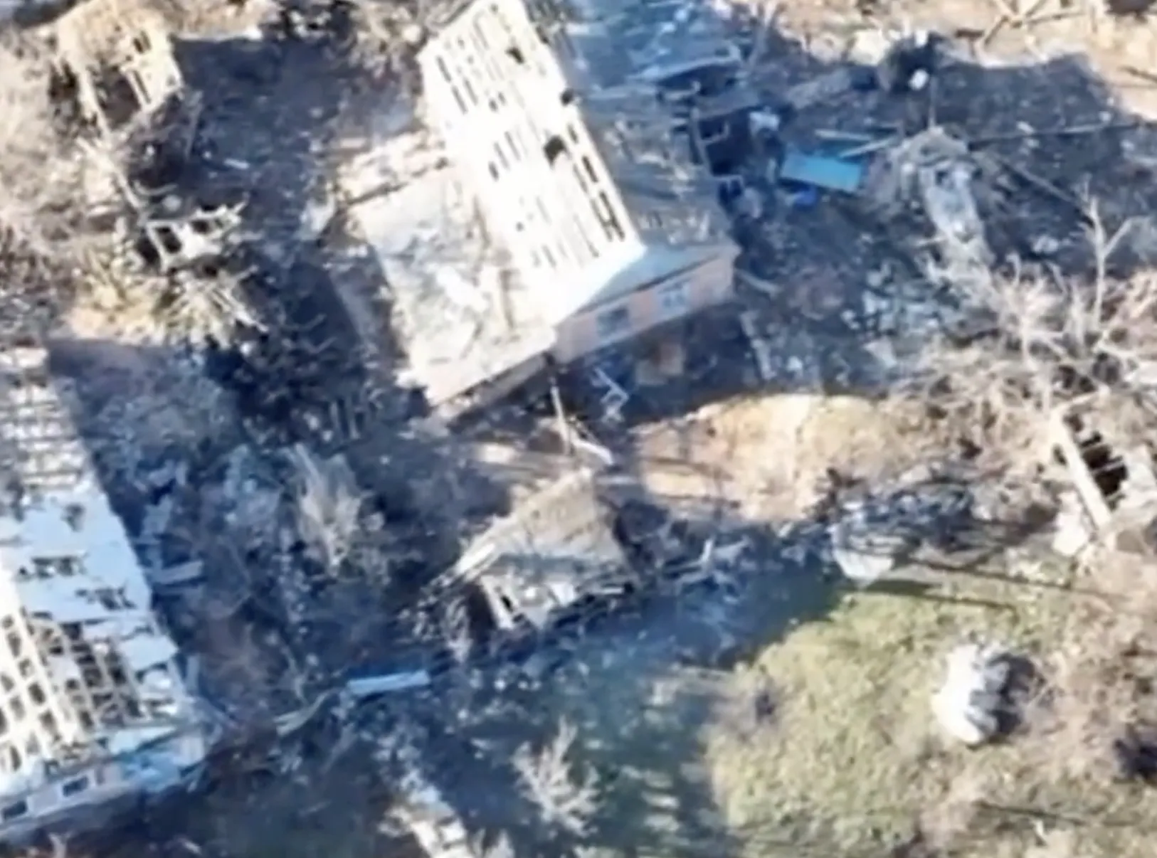 ’’Апокаліптичні кадри’’: у мережі показали, як зараз виглядає передмістя Бахмута. Відео dqxikeidqxidqrant