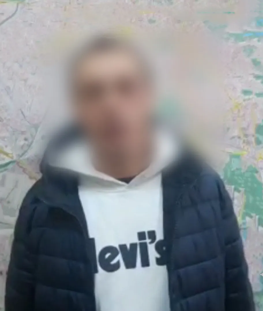 У Києві рецидивіст бризнув жінці газовим балончиком в обличчя, пограбував та підпалив волосся. Фото та відео dqxikeidqxidqrant