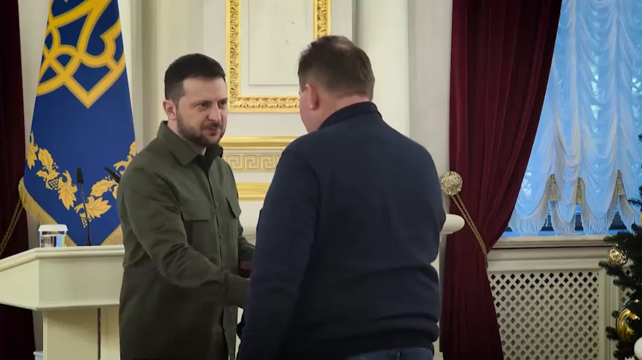 Люди, які щодня працюють на нашу перемогу: Зеленський вручив нагороди українським енергетикам. Відео