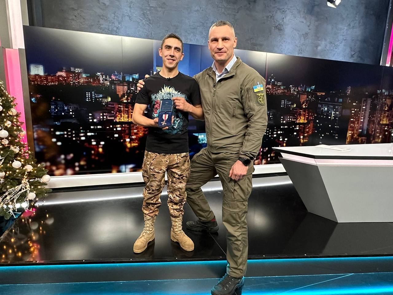     25- ,       .  dqxikeidqxidqrant