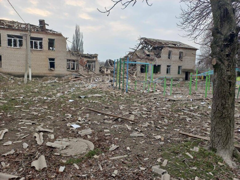 Последствия попадания ракет в гимназию под Запорожьем 01 dqxikeidqxidqeant