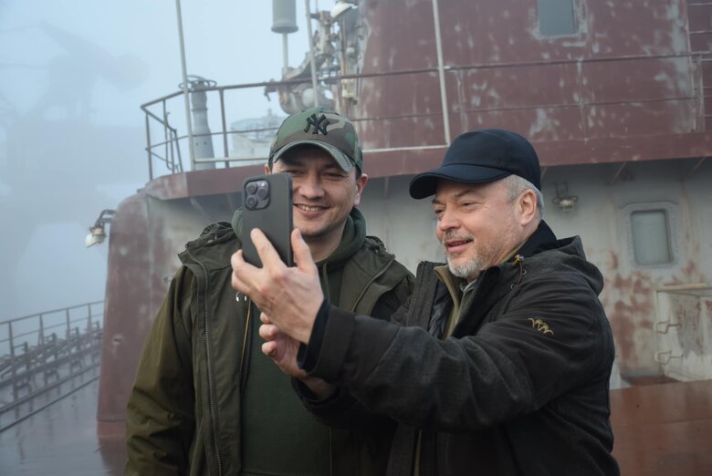 Щоб зрозуміти реальність життя: Кулеба з послами України відвідали Миколаїв 12