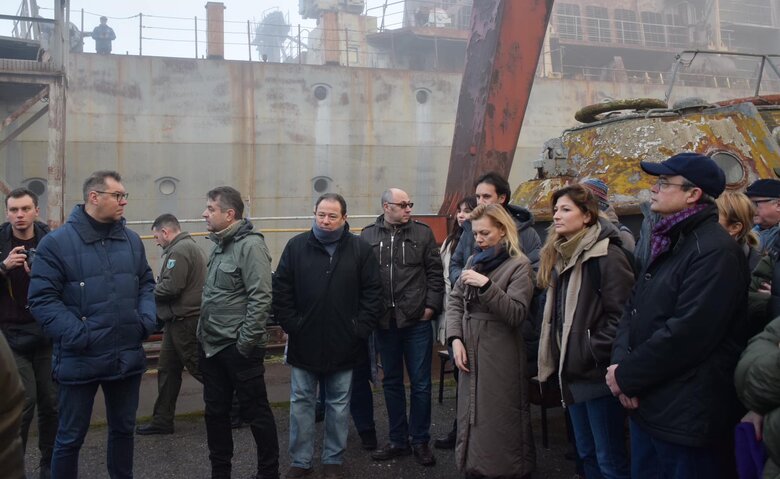 Щоб зрозуміти реальність життя: Кулеба з послами України відвідали Миколаїв 20