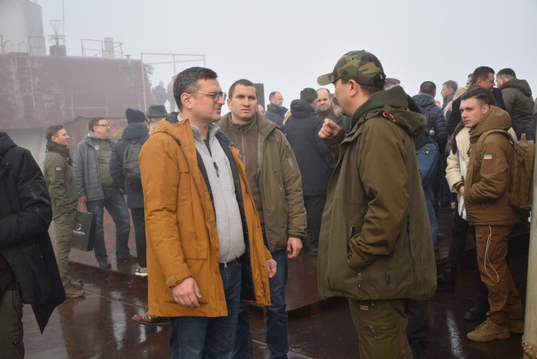 Чтобы понять реальность жизни: Кулеба с послами Украины посетили Николаев 11