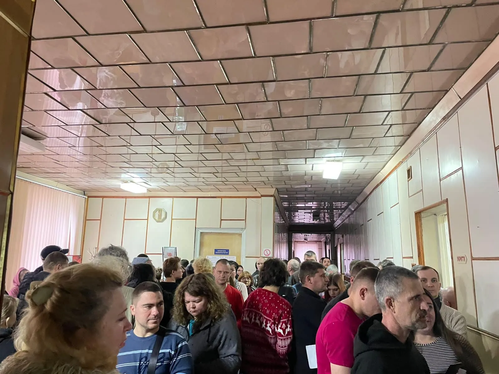 ’’Непокоренные’’: в Херсоне собралась огромная очередь готовых сдать кровь, сеть тронуло фото dqxikeidqxiuuant