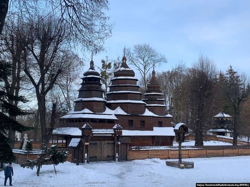 Дерев’яна церква з села Кривка у музеї народної архітектури та побуту імені Климентія Шептицького у Львові