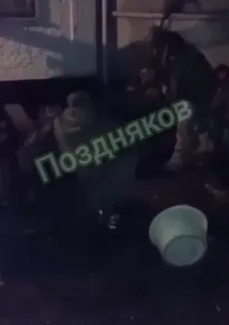 Російський командир ціпком побив ’’мобіків’’, які залишили свої позиції. Відео