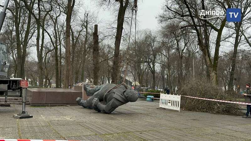 Памятник dqxikeidqxidqeant