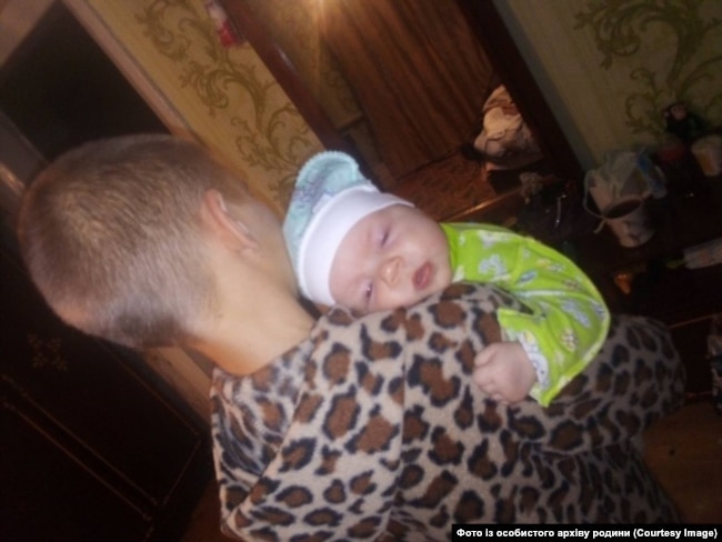 Іван Бауер з сестричкою Катею. Фото з особистого архіву родини