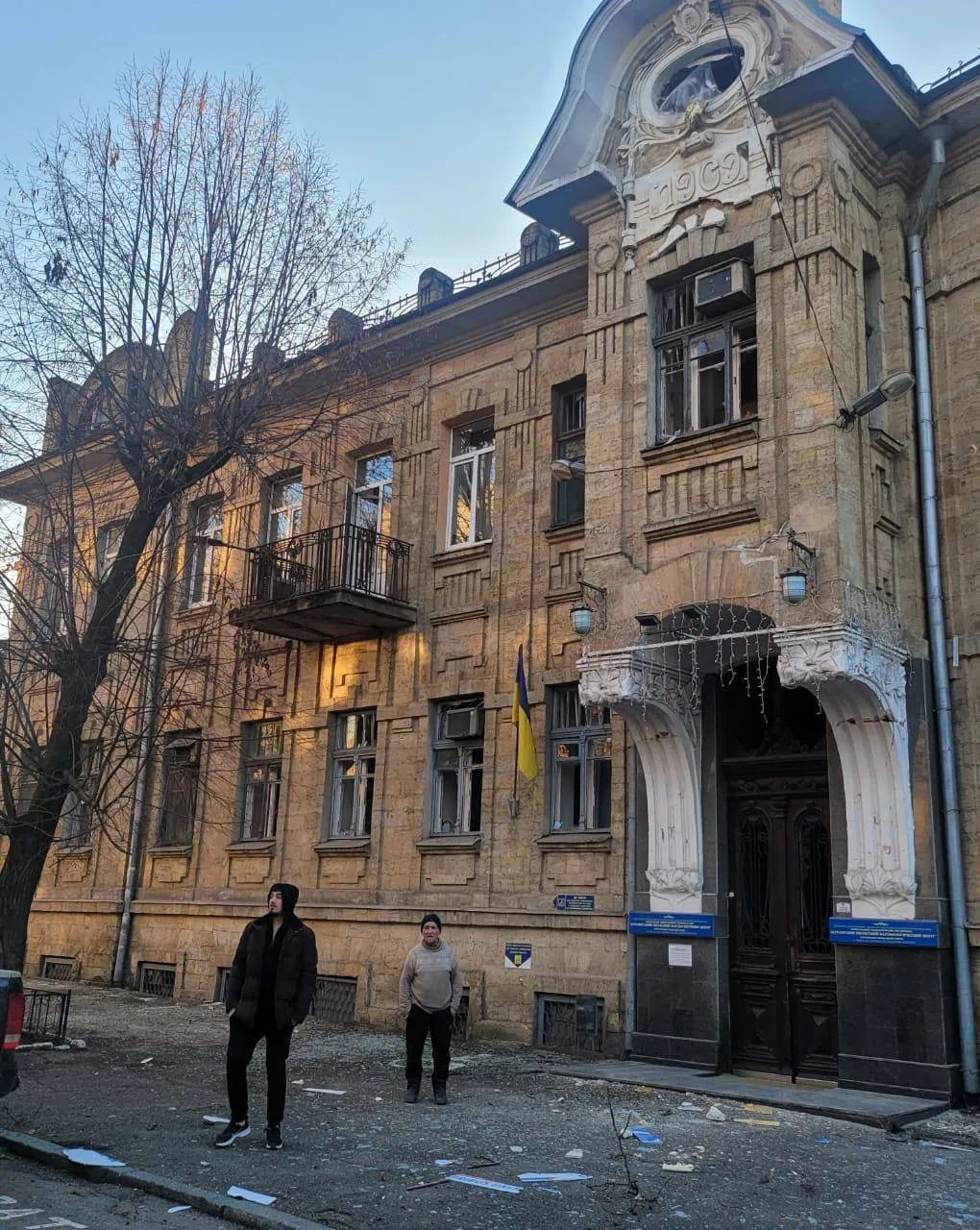 Окупанти вдарили по кардіологічному диспансеру у Херсоні, є постраждалі. Фото dqxikeidqxidqeant