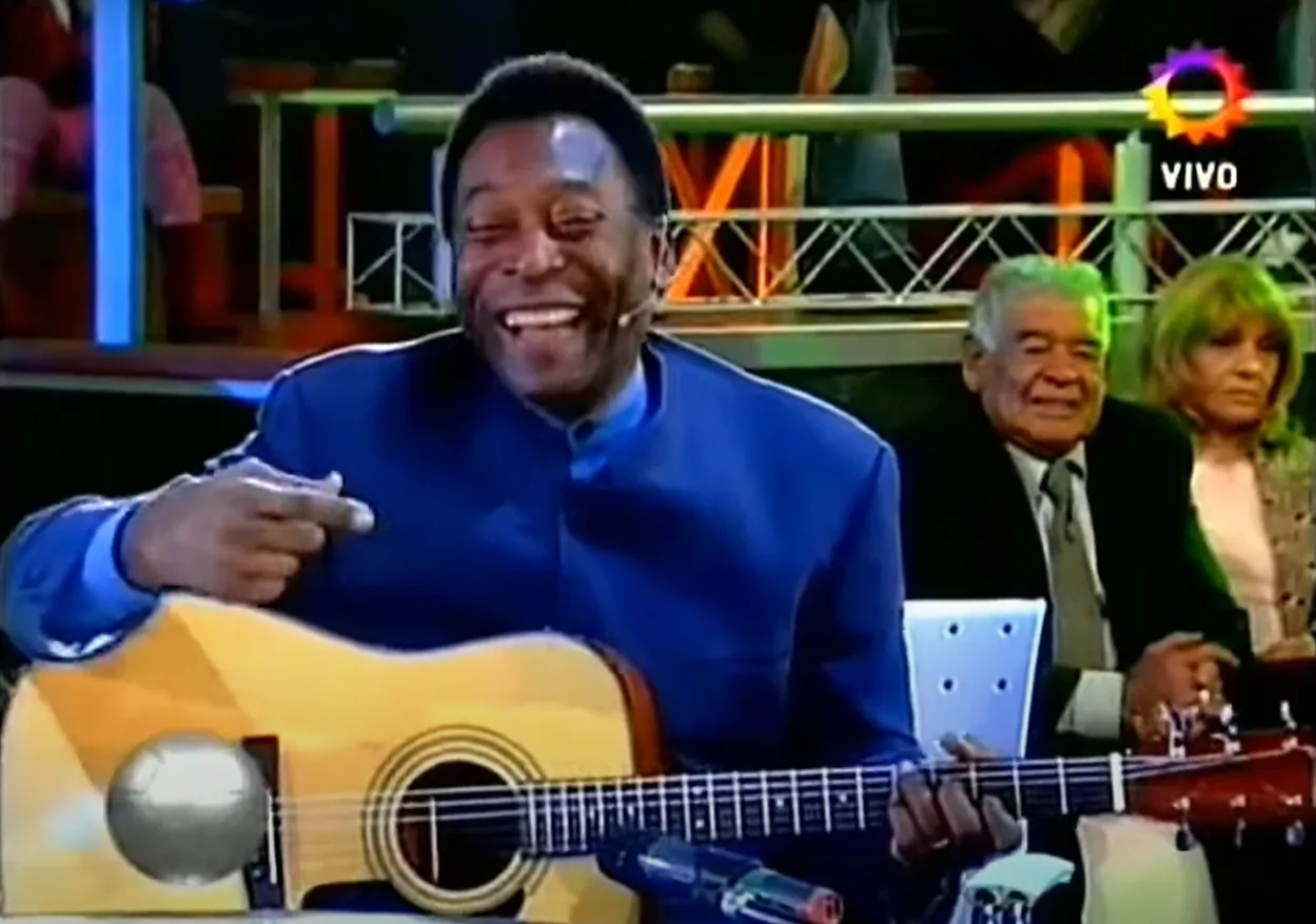 Как Пеле и Марадона сыграли в футбол в эфире: легендарное видео