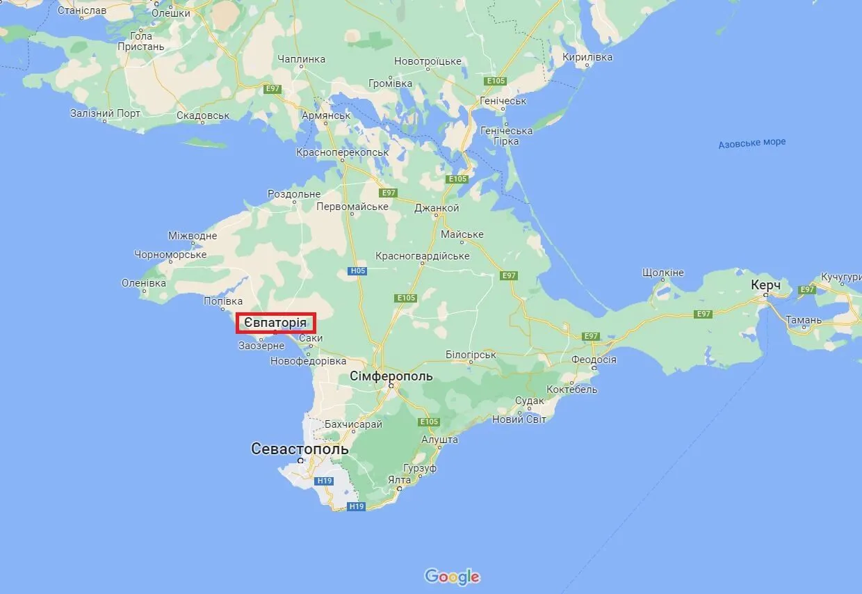 В Крыму раздались взрывы: в сети появилось видео ’’салюта’’