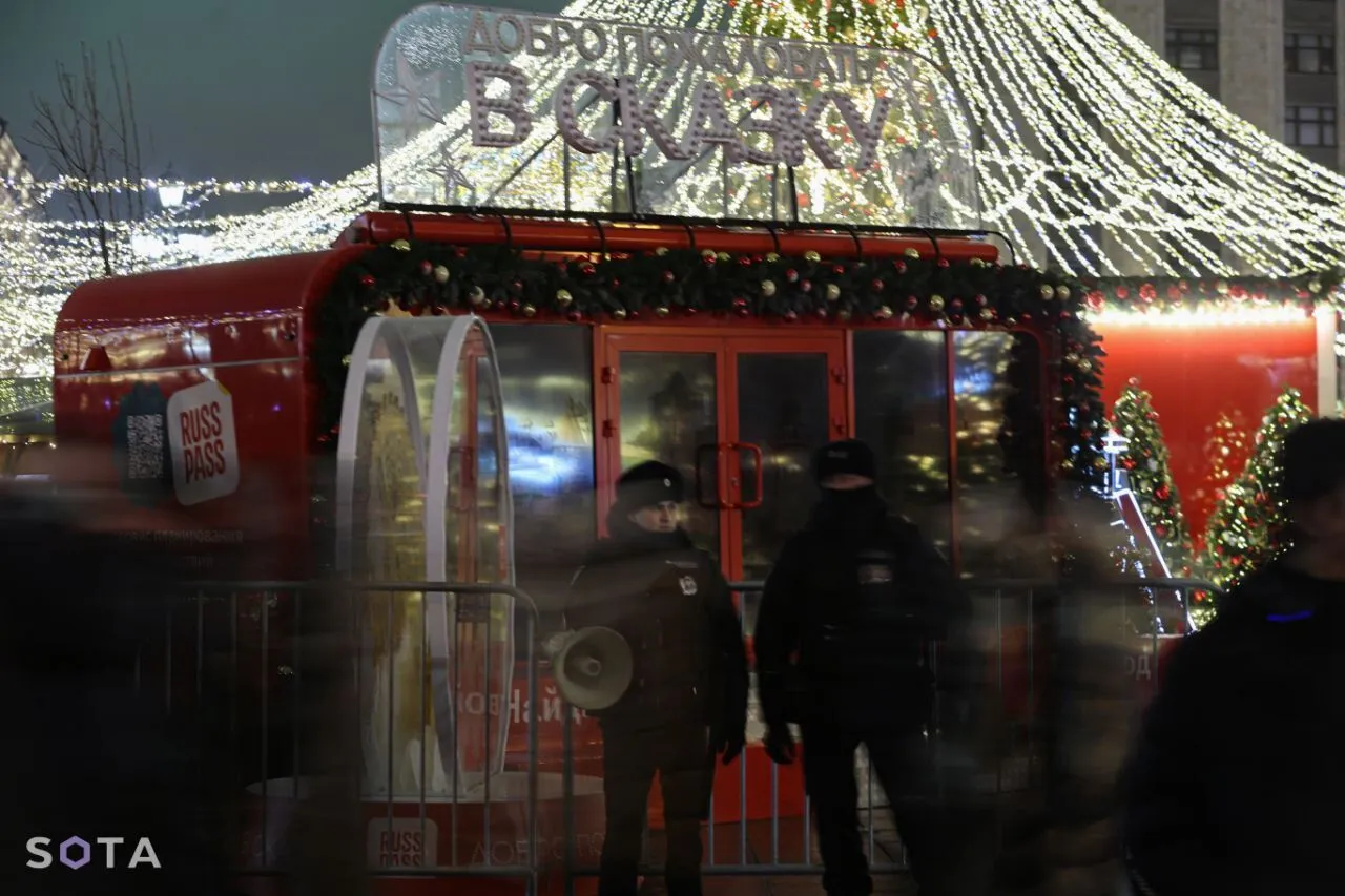 У центрі Москви почалися затримання: мітингувальників б’ють та пакують в автозаки. Фото і відео