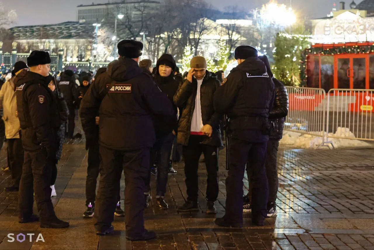 У центрі Москви почалися затримання: мітингувальників б’ють та пакують в автозаки. Фото і відео dqxikeidqxidqeant