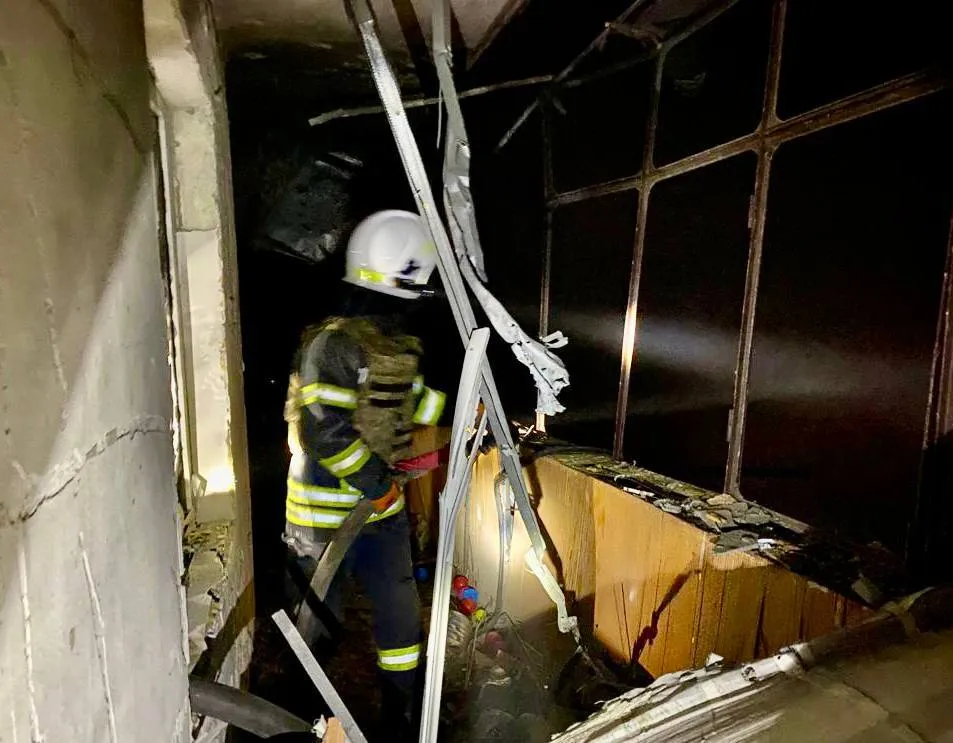 Війська РФ у новорічну ніч вдарили по житлових кварталах Дніпропетровщини: є руйнування та поранена. Фото