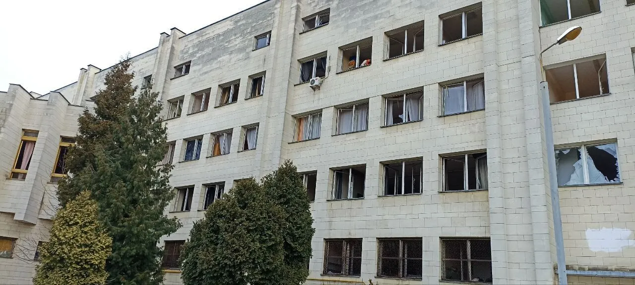 В Университете им. Шевченко показали последствия обстрелов войск РФ. Фото