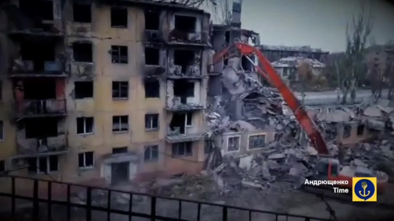 Оккупанты превращают Мариуполь в декорации к апокалипсису: улицы больше не узнать. Видео dqxikeidqxidqeant
